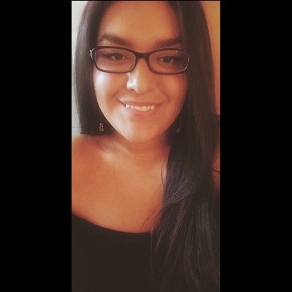 Meet your Posher, Cassandra - Picture 1 of 1